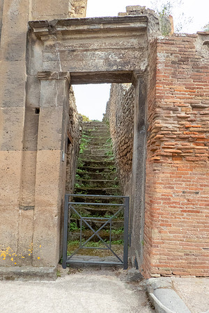 Italy 05-2026-100